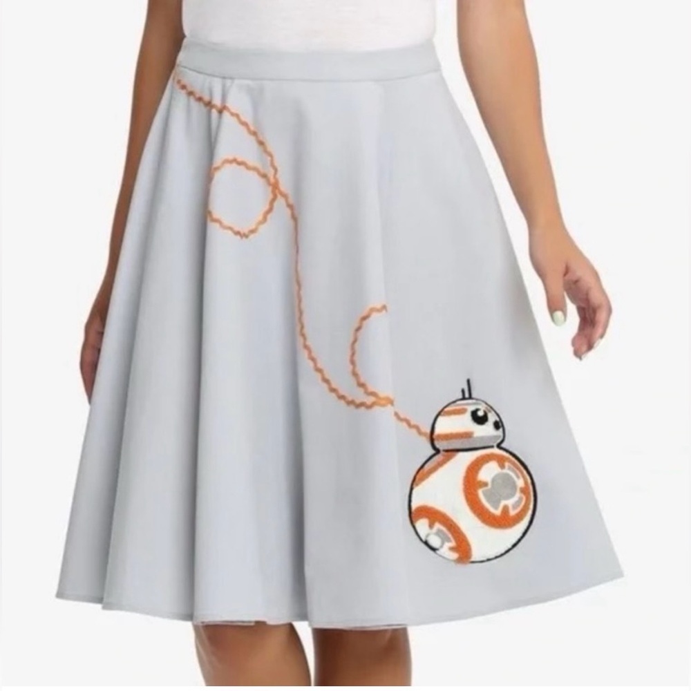 Her Universe Skirt Disney Star
Wars BB-8 Poodle
JUNIORS Womens, Size M